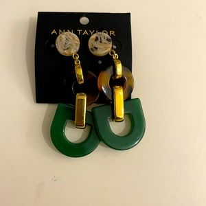 NWT ann taylor fashion earrings